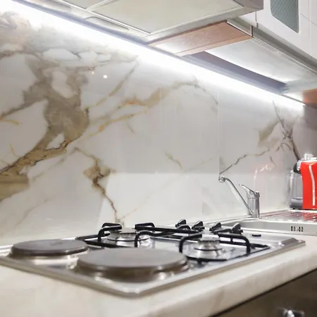 Middle Center Gallery 1 Skanderbeg Square Daire *