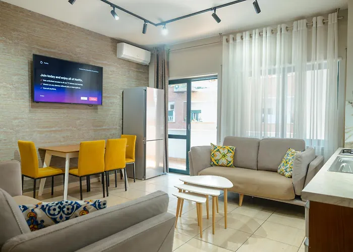 Middle Center Gallery 1 Skanderbeg Square Apartment *